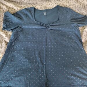 Torrid short sleeve top, with spandex, and a sweetheart neckline
